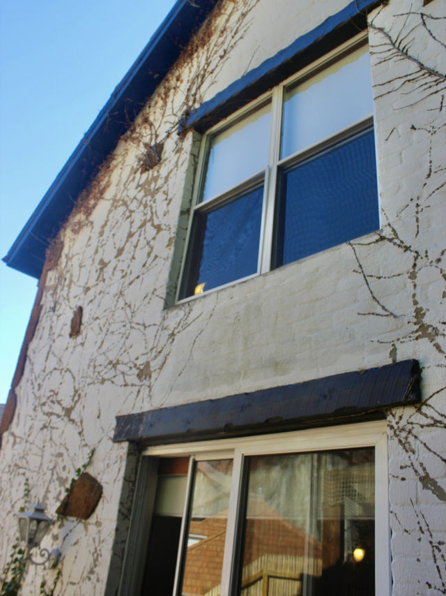 Charming colonial stay with windmill views in Launceston