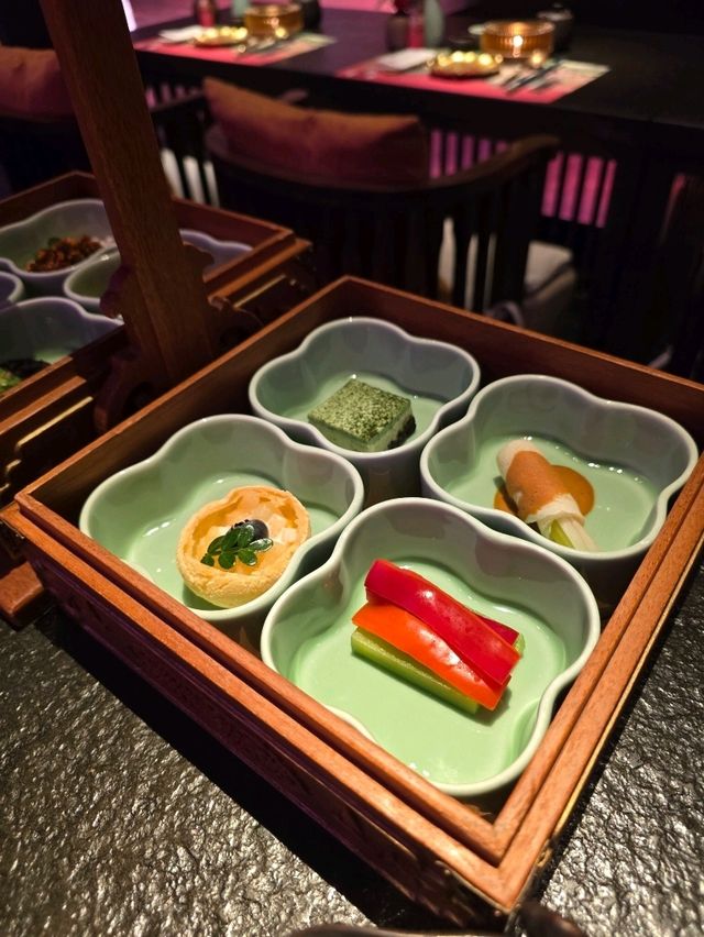 一朝步入畫卷，一宴夢回千年