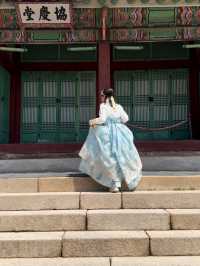 🌸 A Dreamy Birthday Moment at Gyeongbokgung Palace, Seoul 👘🎂