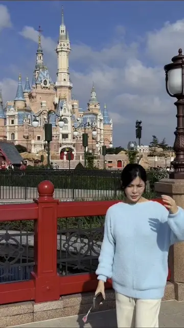 Shanghai Disney Trip with Trip app!