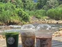mynt cafe วิวเขาเหมน + ธารน้ำหลายสายไหลผ่าน