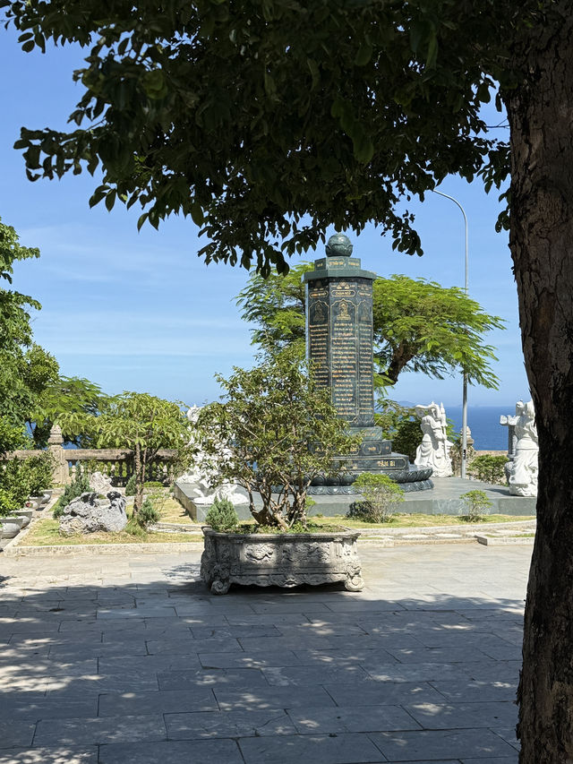 วัดหลินอึ๋ง (Linh Ứng)