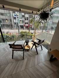 SHARK COFFEE Tokyo, Organic Brews with a Playful Bite