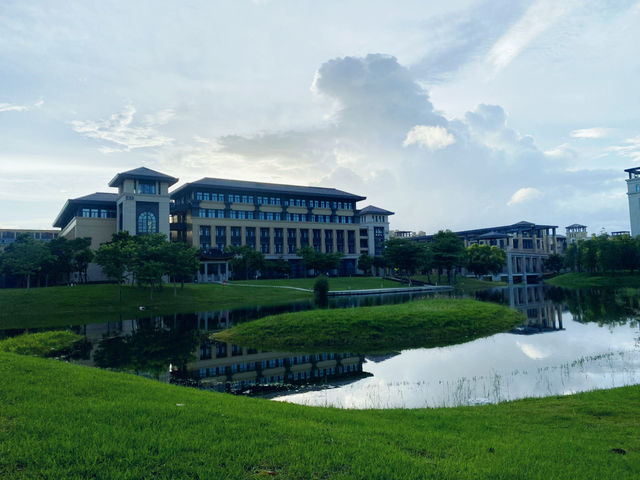 The Silent Gondolas: An Evening Walk Through UM's Dreamscape