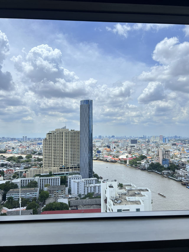 Millennium Hilton Bangkok โรงแรมในกรุงเทพ