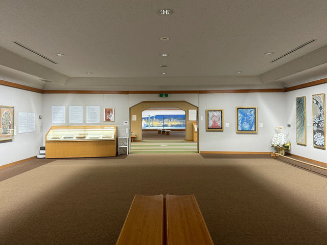Hakone: Narukawa Art Museum Guide — Art, Views, and My Time-Traveling Entrance! 🎨🌳