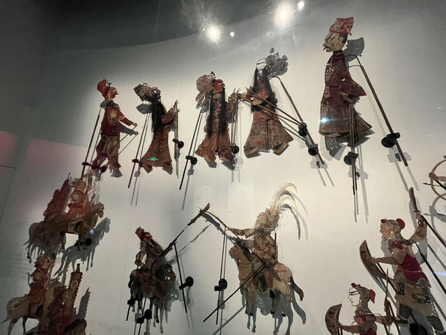🖼️ Chengdu Museum – The Perfect Cool-Down Cultural Stop in Tianfu Square