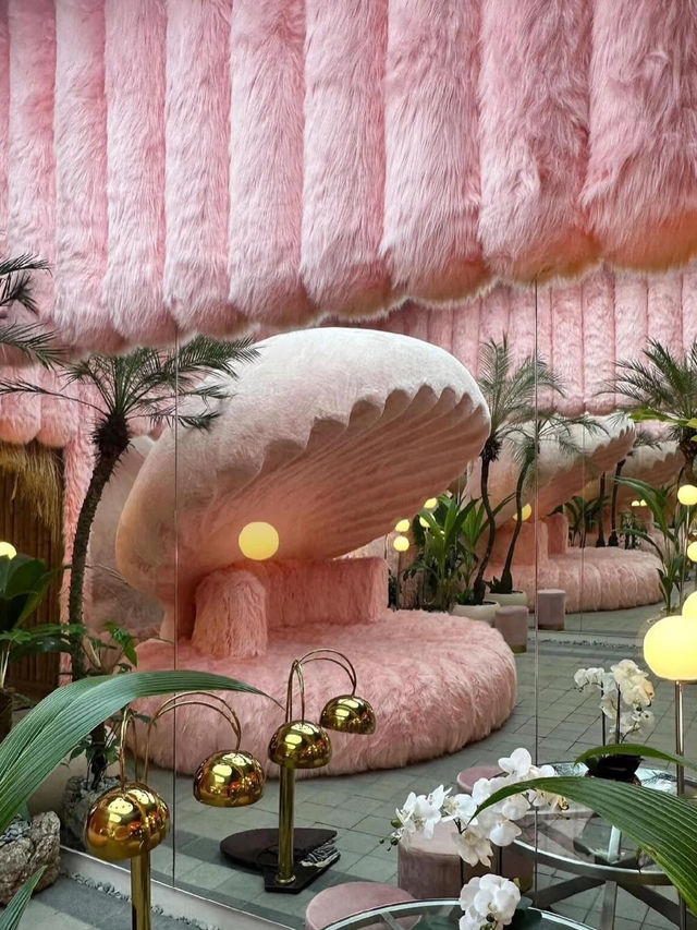 A Café or a Photo Studio? Thailand’s Most Extravagant Coffee Spot! 🇹🇭📸