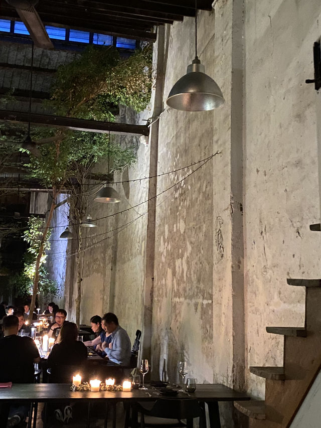 Cozy and stylish bar in town