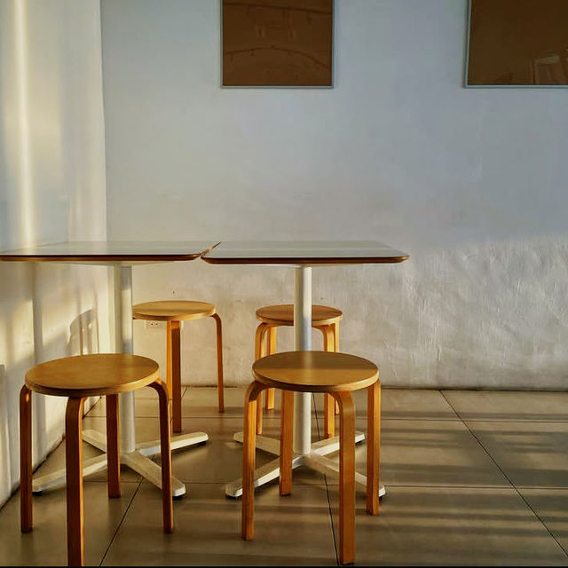 Community Brews in a Cozy Corner