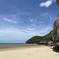 หาดเขากะโหลก (Khao Kalok Beach)🌊