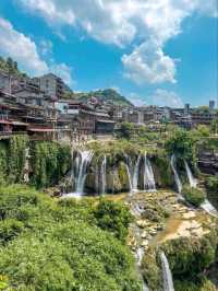 “The Hanging Waterfall of Hibiscus Town”