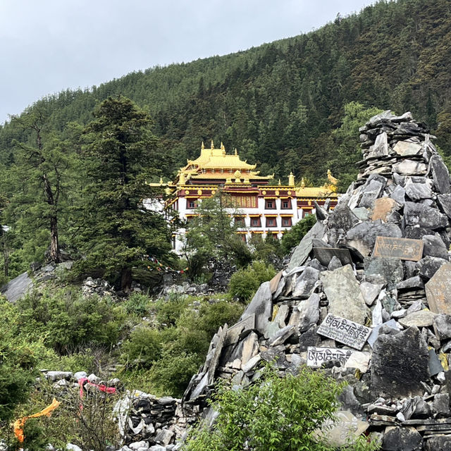  🌄 Gongga Lake (贡嘎错): A Gentle Trek with a Big Reward