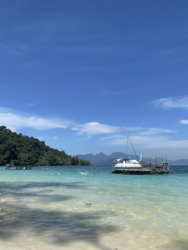 เกาะใหญ่มาก เพราะเค้าคือเกาะ“ช้าง”