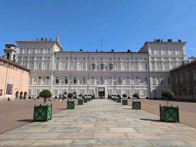 Experiencing the Regal Splendor of the Royal Palace of Turin Experiencing the Regal Splendor of the Royal Palace of Turin