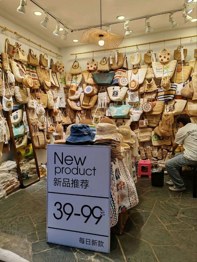Dali Shuanglang, Yunnan: A Haven of Unique Boutiques You Can't Get Enough Of
