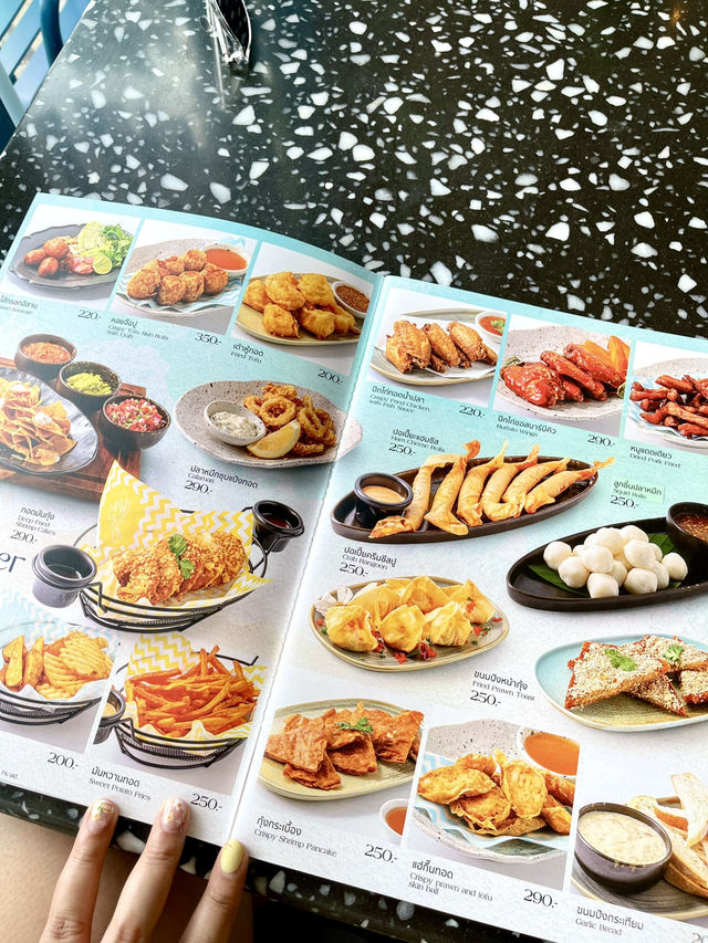 Sea of Love 💙🤍🏝️คาเฟ่ติดทะเลพัทยา-นาจอมเทียน