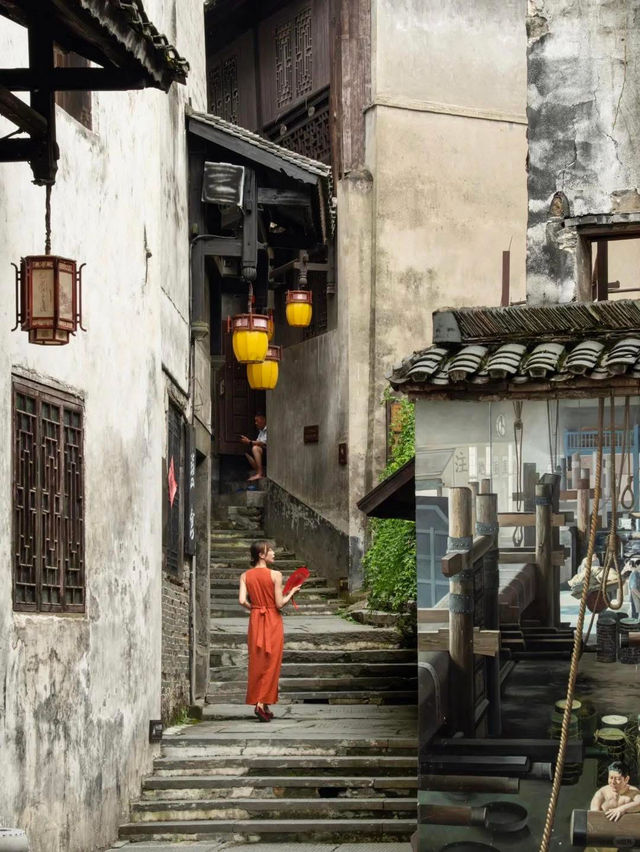 📍 Hongjiang Ancient Commercial City