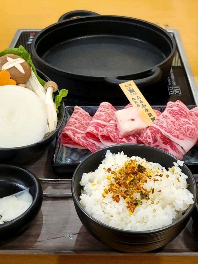 正宗關西風🔥🔥北海道和鹿兒島和牛壽喜燒🐄