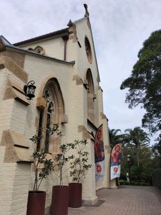 ⛪Charming Inner City Catholic Church⛪