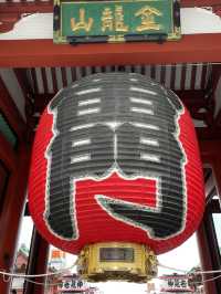 浅草のシンボル「雷門」提灯の下?覗いたことある?