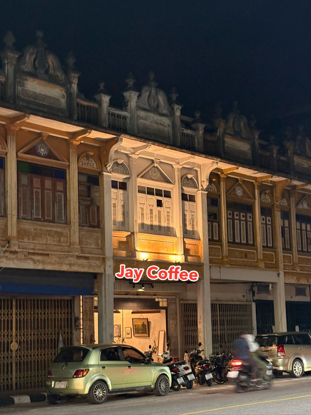 Jay ร้านกาแฟย่านตึกเก่า ☕️🍰  Jay ร้านกาแฟย่านตึกเก่า ☕️🍰