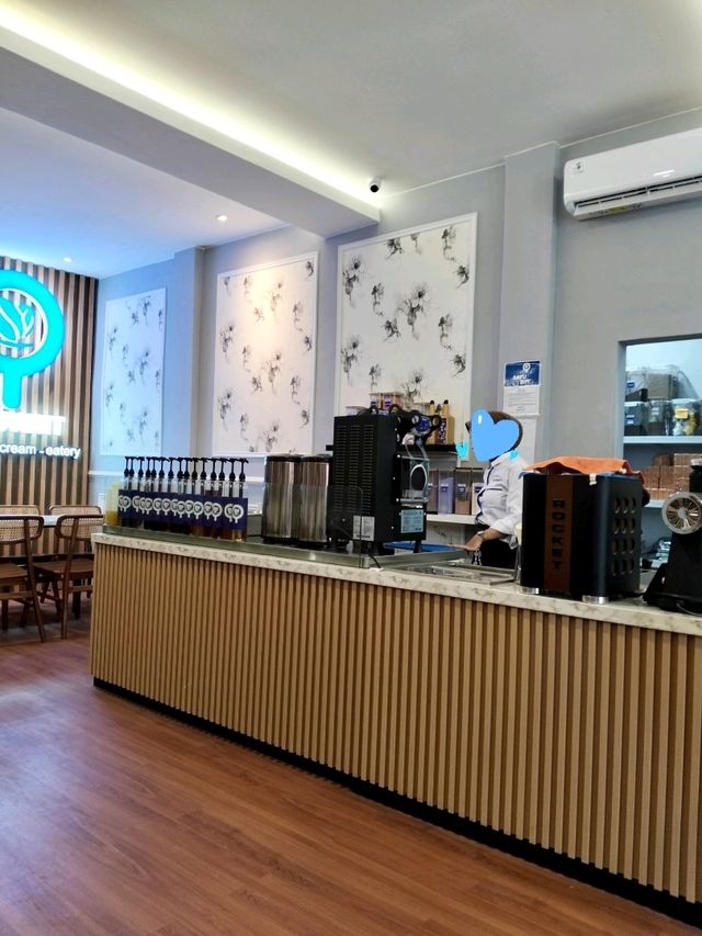 Cozy Cafe Vibes☕