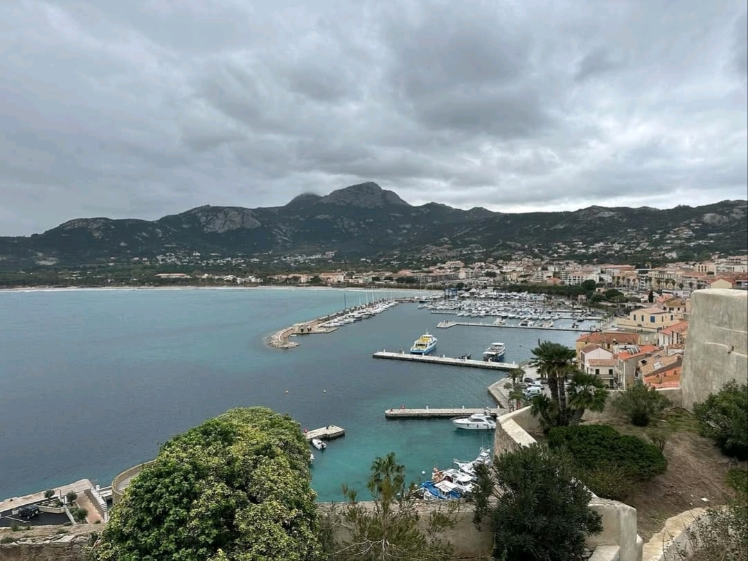 A Seaside Haven Blending History and Relaxation