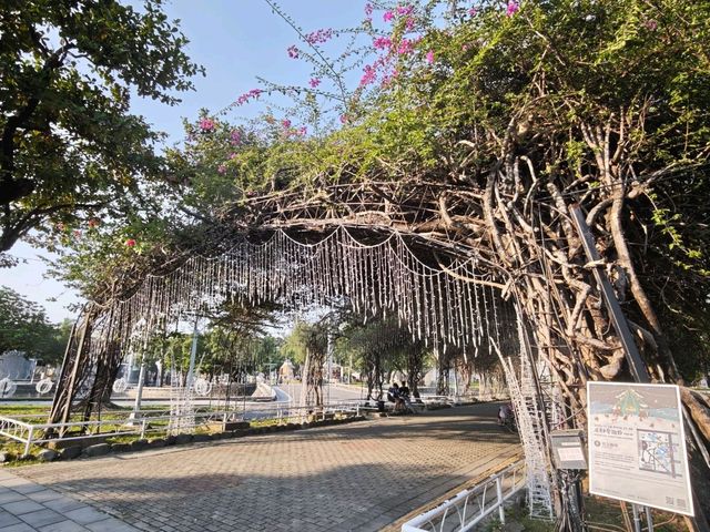 🎄 歡迎來到南國最溫馨夢幻的「聖誕村」#2025屏東聖誕節(搶先日光版)-屏東縣屏東市 🎄 歡迎來到南國最溫馨夢幻的「聖誕村」#2025屏東聖誕節(搶先日光版)-屏東縣屏東市