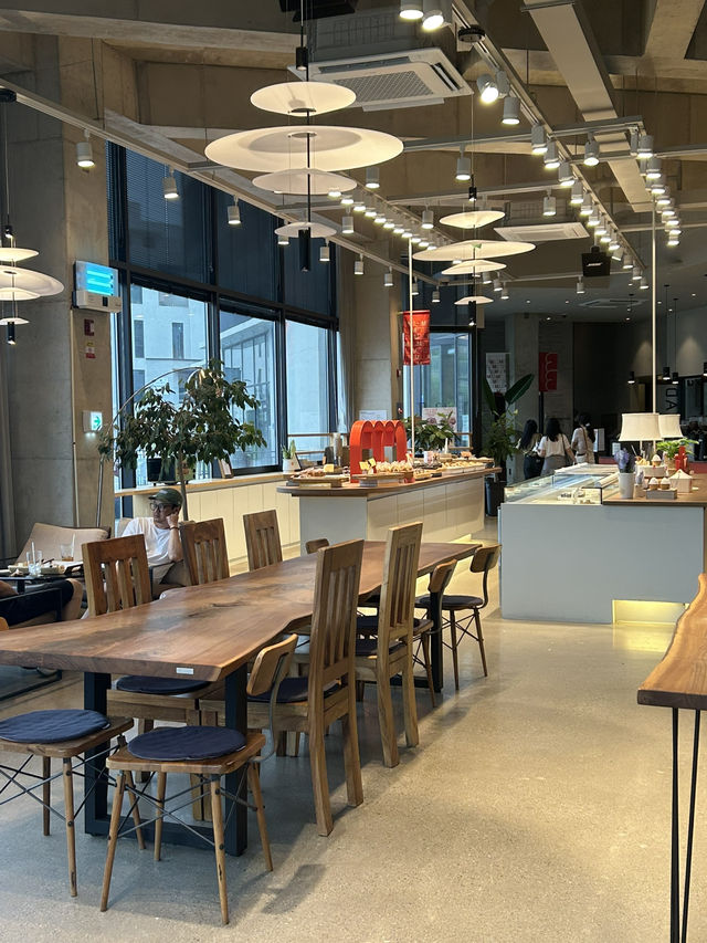 여유가 머무는 따뜻한 브런치 타임💚🌼