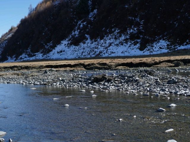 ทิวทัศน์ของภูเขาหิมะยาล่า (Yala Snow Mountain)