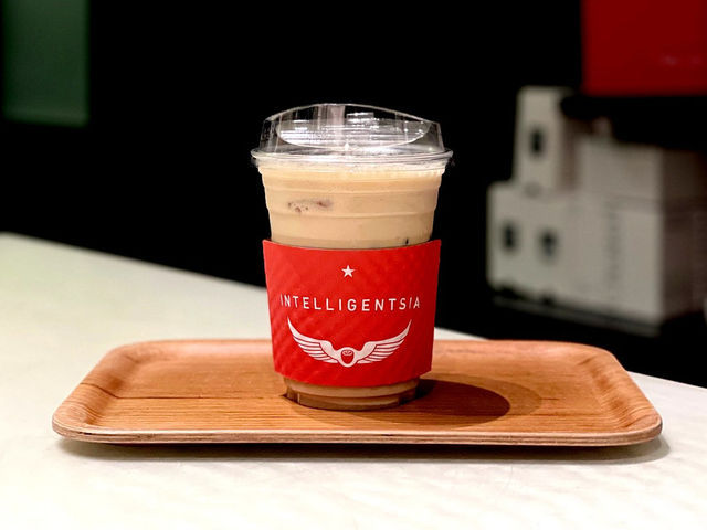 인텔리젠시아 커피 도시의 한복판에서 만나는 조용한 리듬 인텔리젠시아 커피 도시의 한복판에서 만나는 조용한 리듬