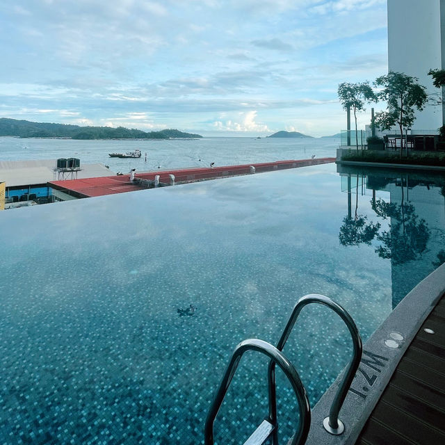 Waterfront Vibes & Sunset Goals at Citadines Kota Kinabalu 🌅🛎️