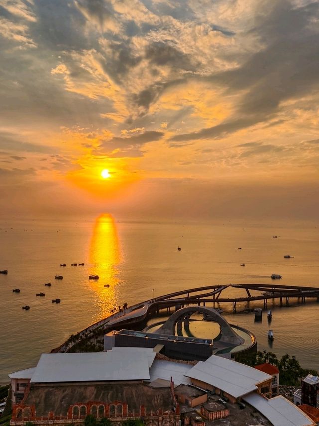 Is Kiss Bridge in Phu Quoc worth it? Better as part of a full Sunset Town evening Is Kiss Bridge in Phu Quoc worth it? Better as part of a full Sunset Town evening