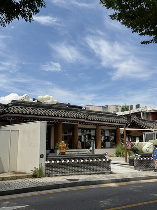 Itinerari Satu Hari Wajib ke Desa Hanok Bukchon | Menjelajahi Perpaduan Indah Masa Lalu dan Modernitas di Seoul