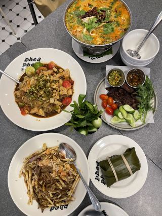 Phed Phed: Thai Eastern Flavors That Slap! 🔥🍋