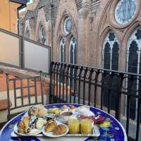 A historic hotel, symbol of Bologna!