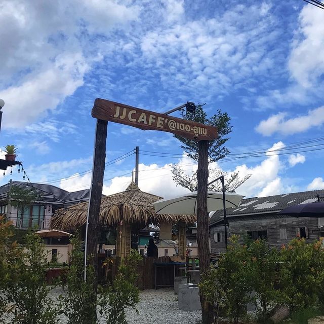 “JJ cafe เตอลูแบ” คาเฟ่นี้สวย