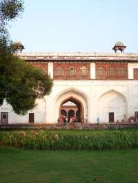 Exploring the Red Fort: A Majestic Symbol of Mughal Architecture
