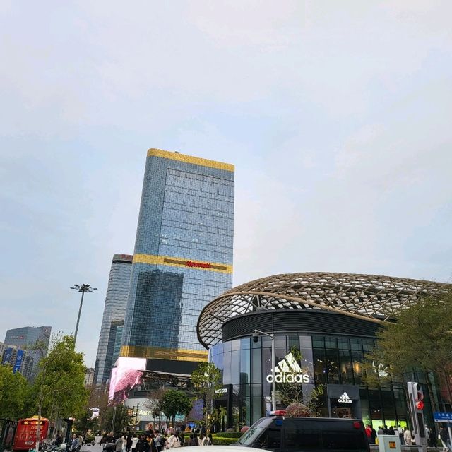 🌟 Parc Central, Guangzhou: A Shopper’s Paradise in the Heart of Tianhe 🏙️🛍️