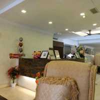 “Riverside Retreat: Roomy, Convenient & Charming”