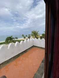 4bedroom all en-suite villa, first row from the beach