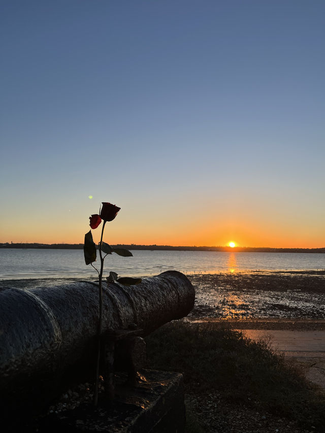 Solent Skies: A Southampton Sunset