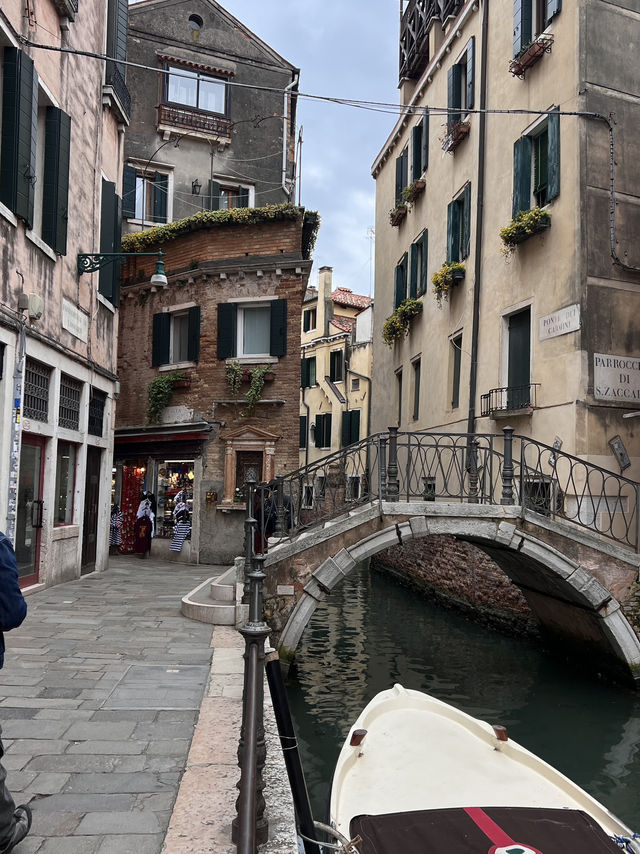 🇮🇹Venice: Canals, Gondolas & Sweets