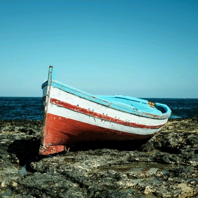 Malta’s Wild Side – Waves and Winds 🌊💨
