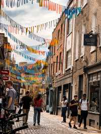 DISCOVERING CAMBRIDGE : From Historic Spires to Spicy Bites.