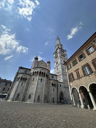 Modena Town: UNESCO Heart of Italy’s Motor Valley & Food Paradise ✨🏛️