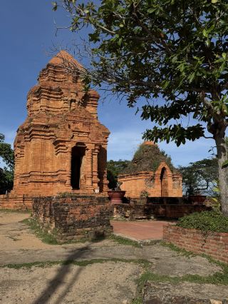 Po Shanu Towers: Secrets of the Ancient Chams!