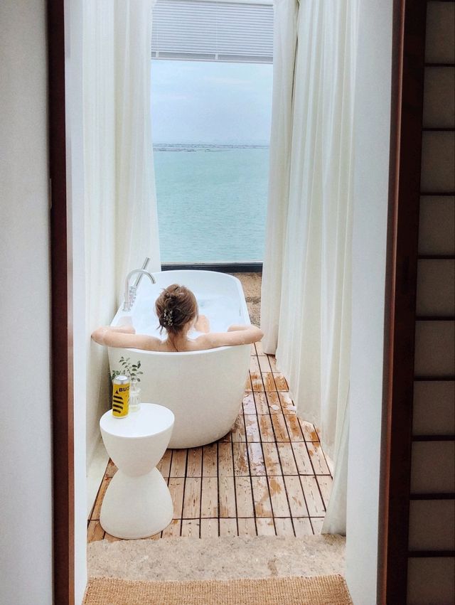Wow! ✨ Amazing Bath-Tub View