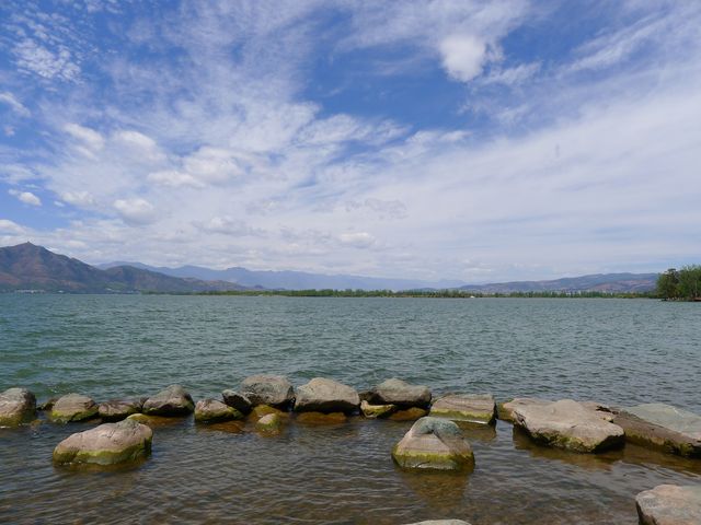 邛海東海岸線起點——月亮灣